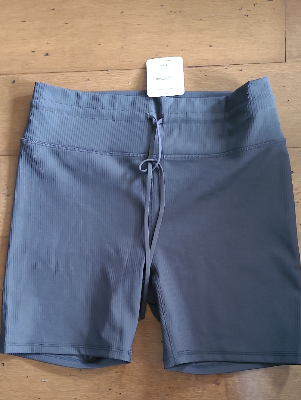 NWT Fabletics Oasis Rib High-Waisted 6" Short - Picture 5 of 6